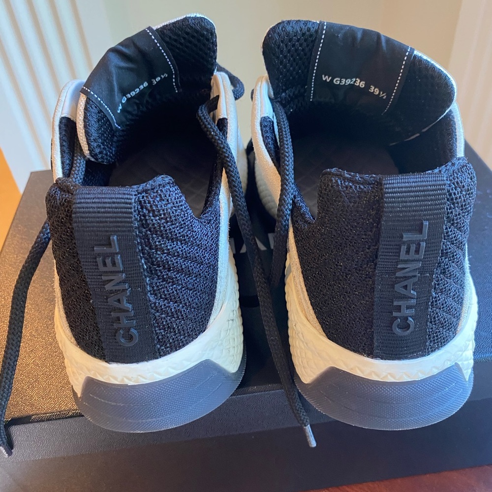 2022 Chanel interlocking CC logo sneakers - Picture 7 of 9